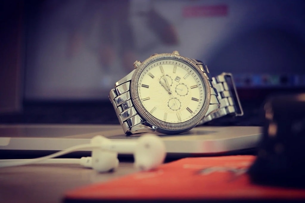 Innovative designs in contemporary timepieces